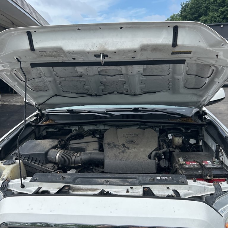 Photo 6 of this TOYOTA TACOMA