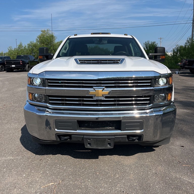 Photo 2 of this CHEVROLET SILVERADO 3500