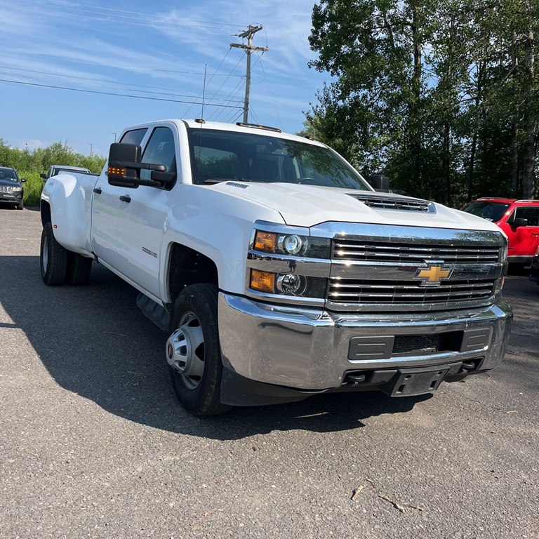 Photo 4 of this CHEVROLET SILVERADO 3500