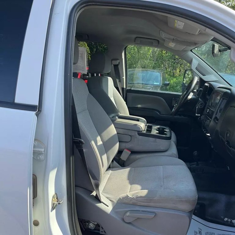 Photo 8 of this CHEVROLET SILVERADO 3500