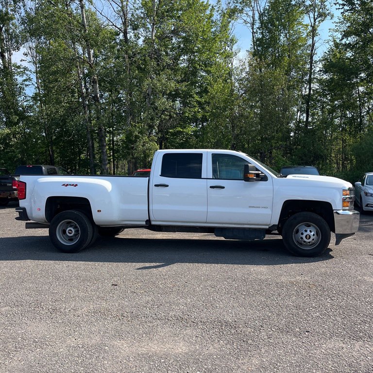 Photo 6 of this CHEVROLET SILVERADO 3500