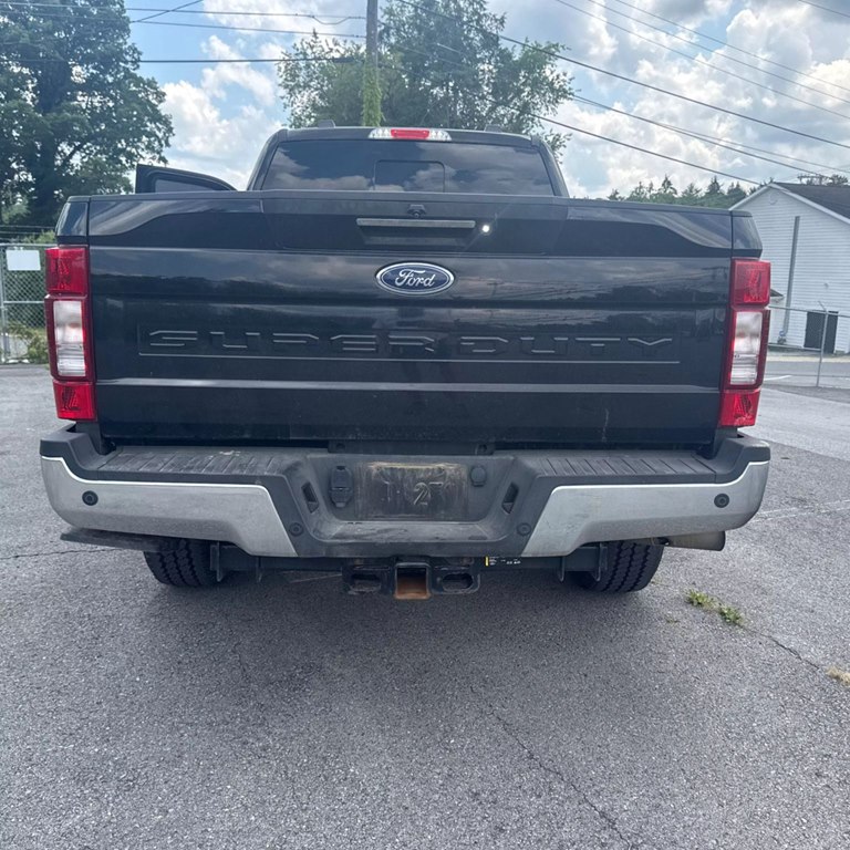 Photo 3 of this FORD F350