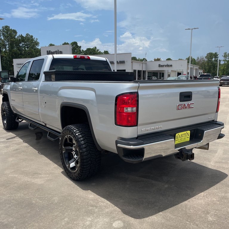 Photo 7 of this GMC SIERRA