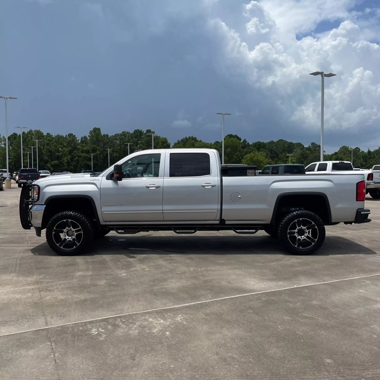 Photo 4 of this GMC SIERRA