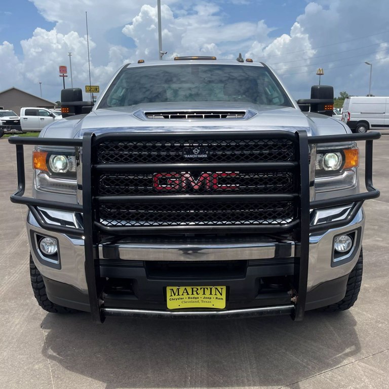 Photo 5 of this GMC SIERRA