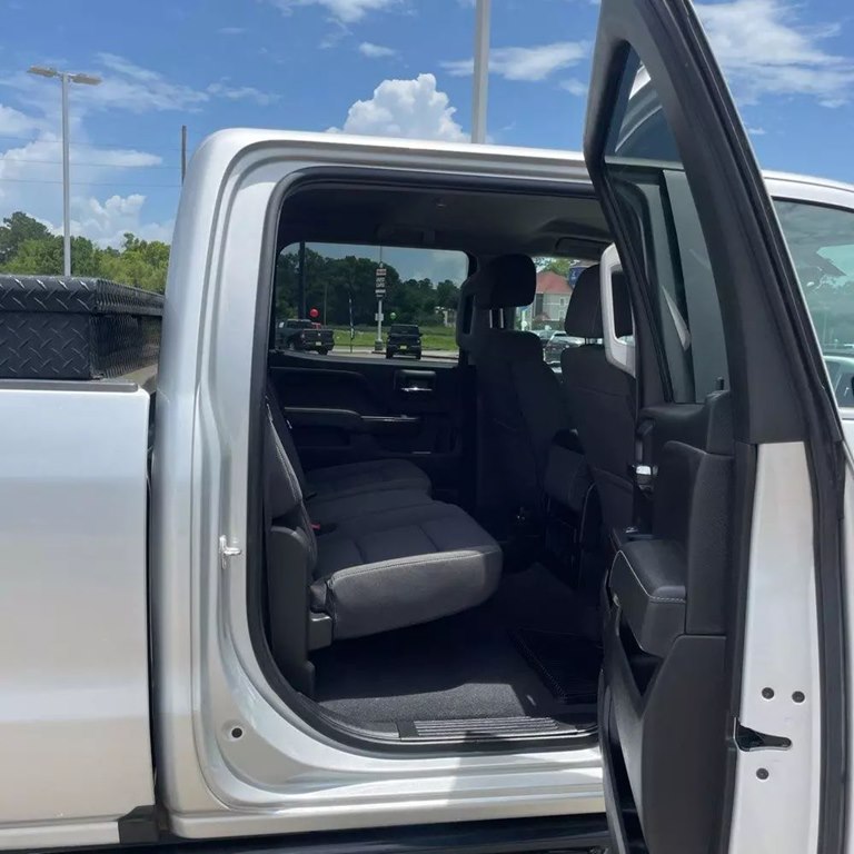 Photo 10 of this GMC SIERRA