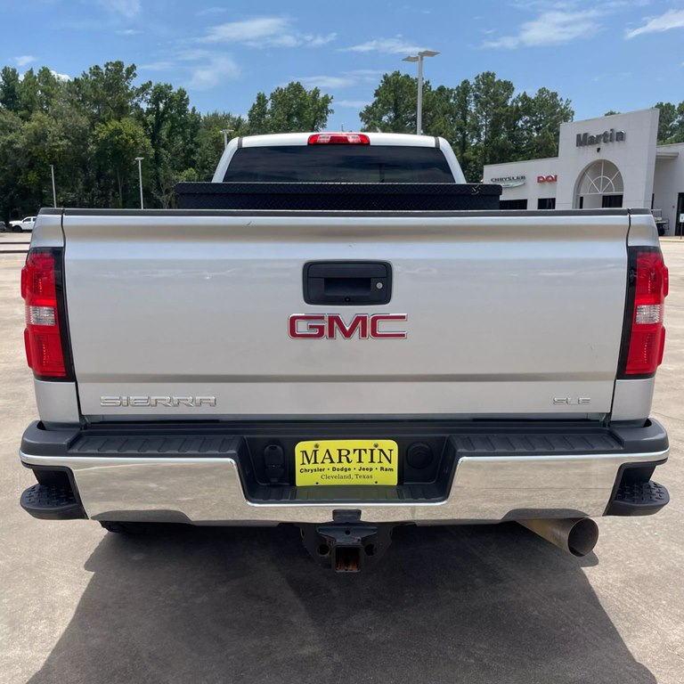 Photo 8 of this GMC SIERRA