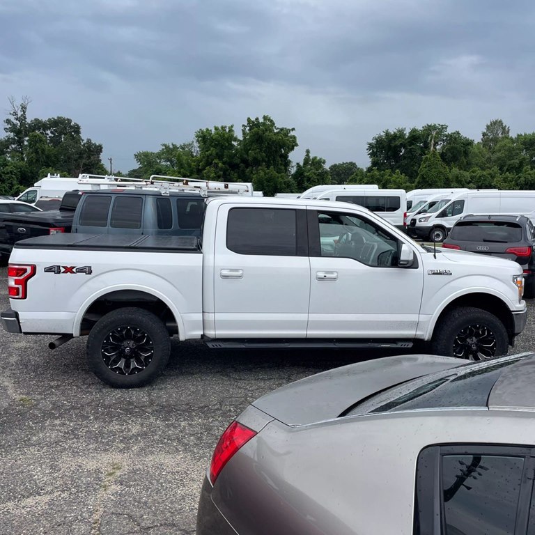Photo 4 of this FORD F150