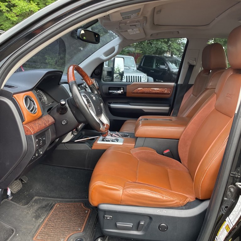 Photo 17 of this TOYOTA TUNDRA