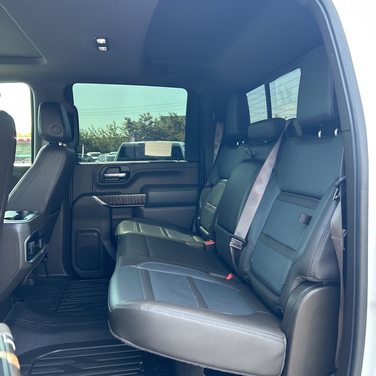 Photo 15 of this GMC SIERRA
