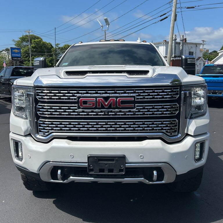 Photo 3 of this GMC SIERRA