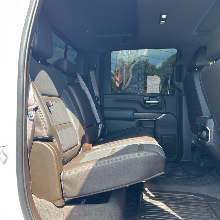Photo 14 of this GMC SIERRA