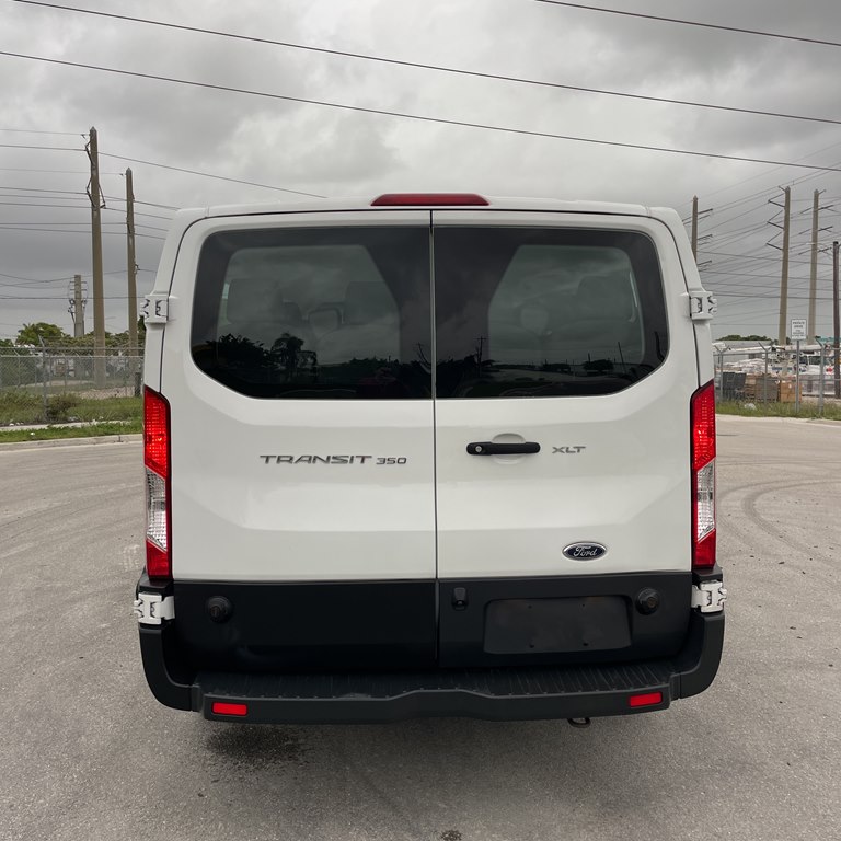 Photo 4 of this FORD TRANSIT