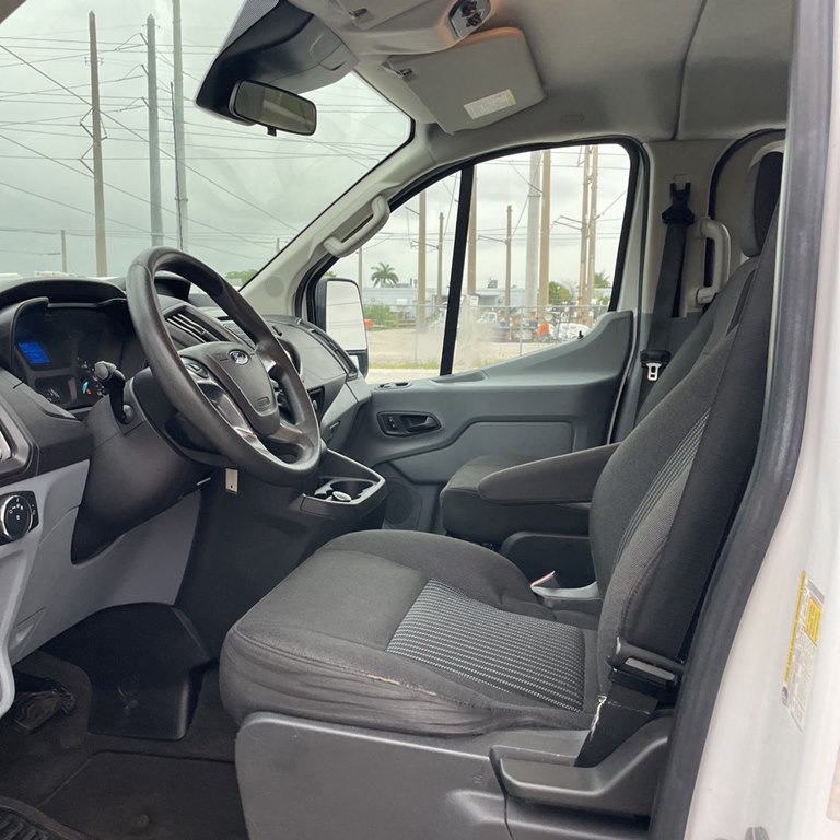 Photo 14 of this FORD TRANSIT
