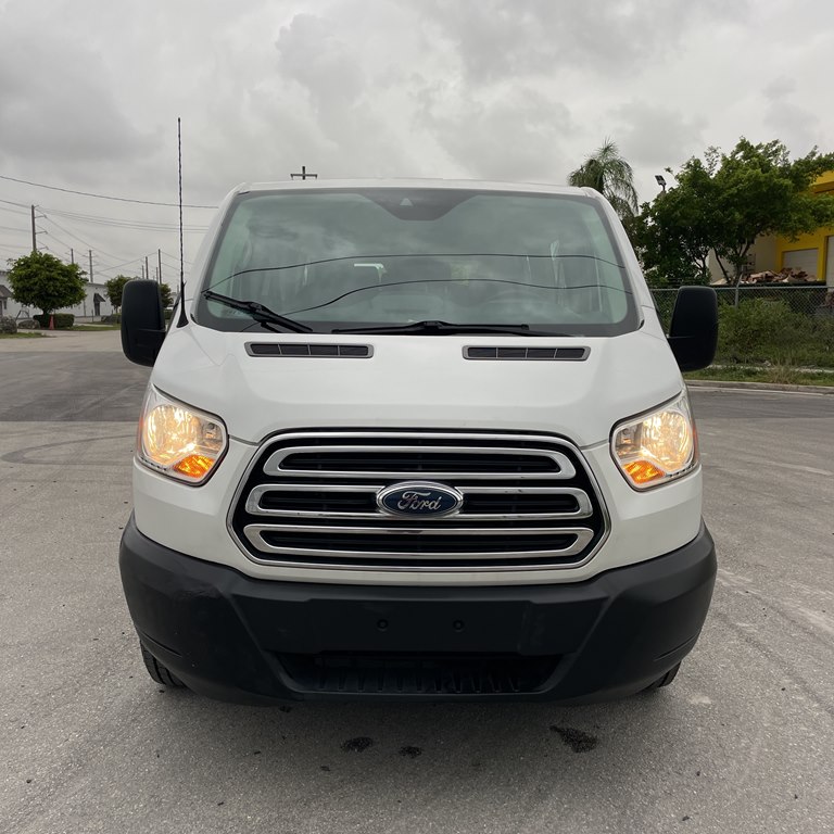 Photo 7 of this FORD TRANSIT