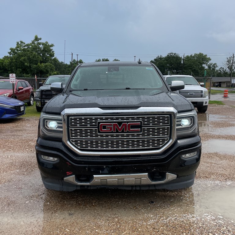 Photo 2 of this GMC SIERRA