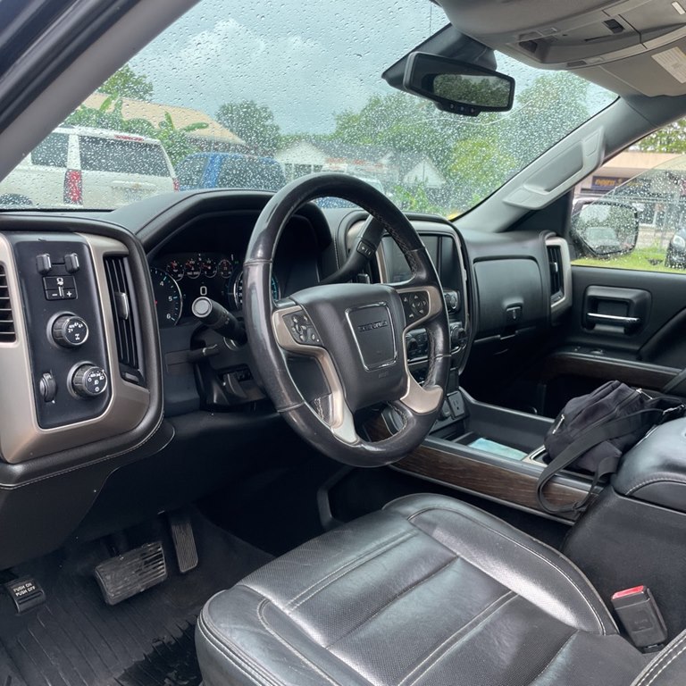 Photo 10 of this GMC SIERRA