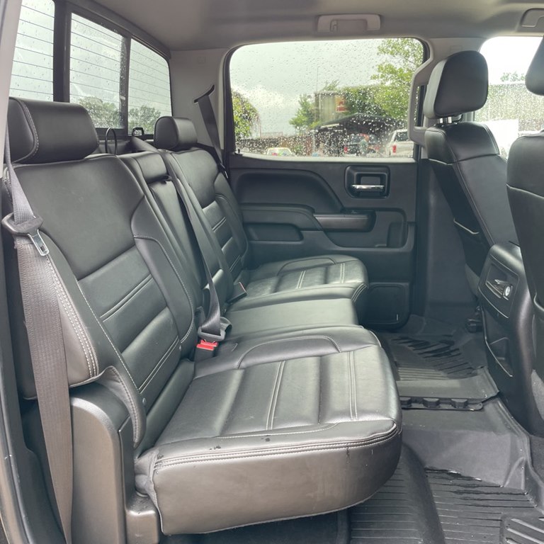 Photo 11 of this GMC SIERRA
