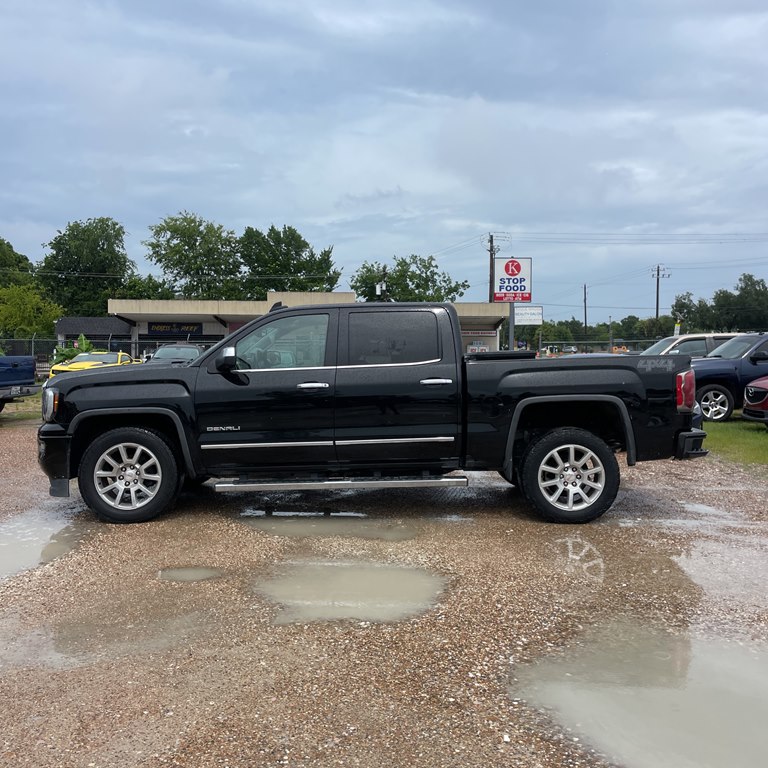 Photo 5 of this GMC SIERRA