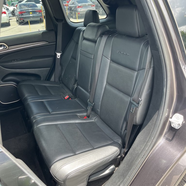 Photo 15 of this JEEP GRAND CHEROKEE
