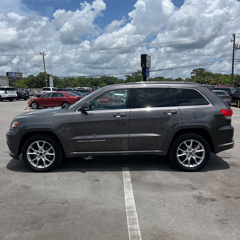 Photo 2 of this JEEP GRAND CHEROKEE