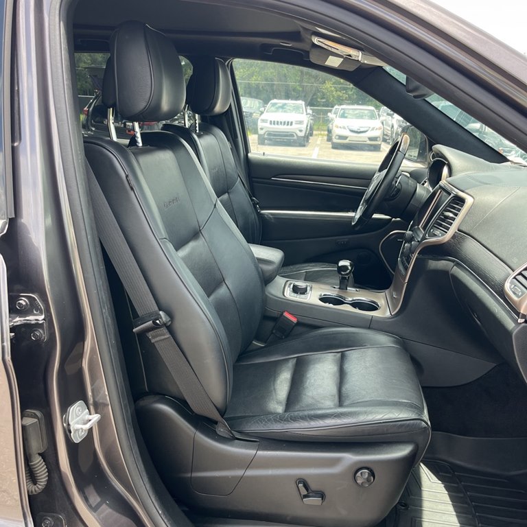Photo 16 of this JEEP GRAND CHEROKEE
