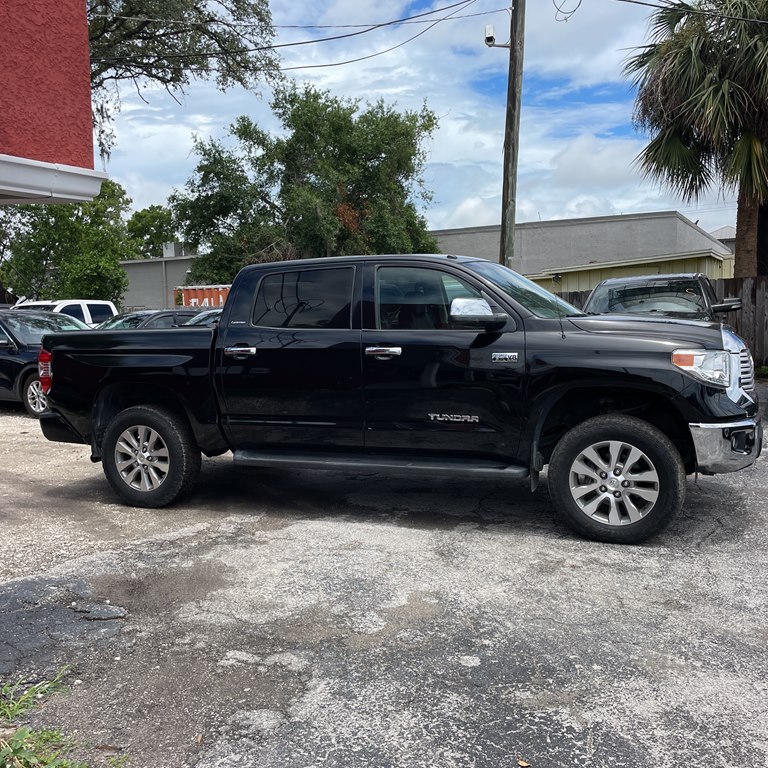 Photo 4 of this TOYOTA TUNDRA