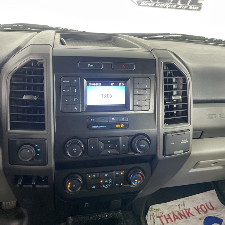 Photo 12 of this FORD F350