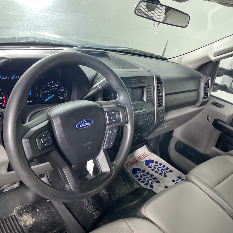 Photo 13 of this FORD F350