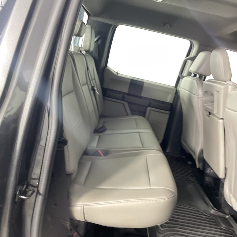 Photo 14 of this FORD F350