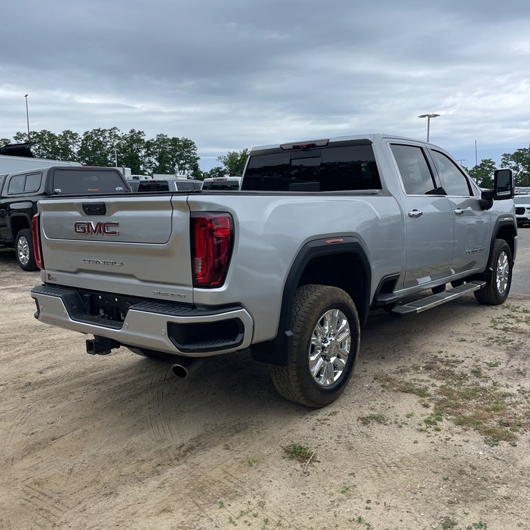 Photo 3 of this GMC SIERRA