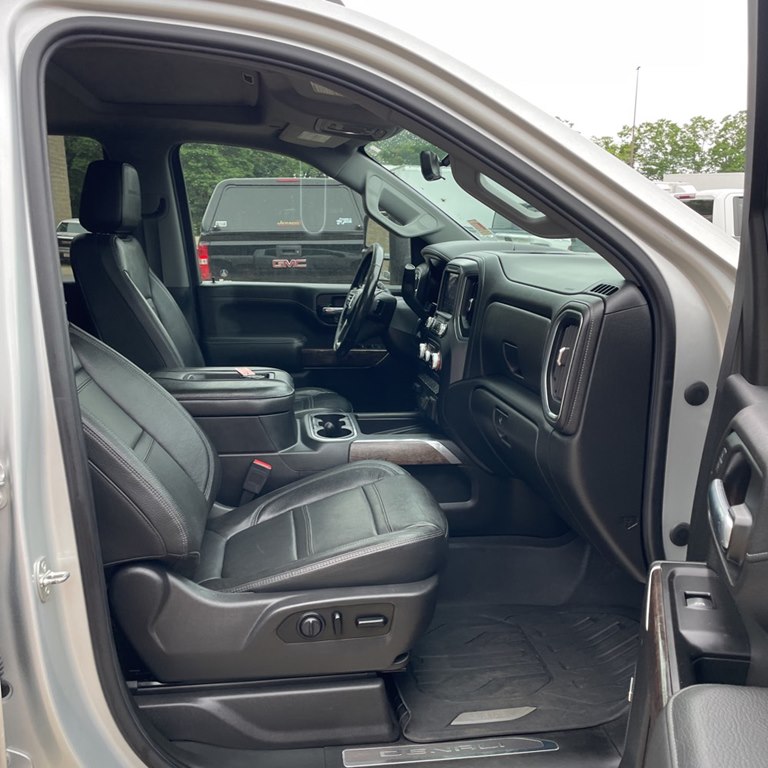 Photo 15 of this GMC SIERRA