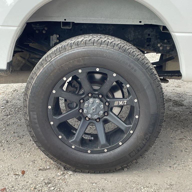 Photo 14 of this FORD F250