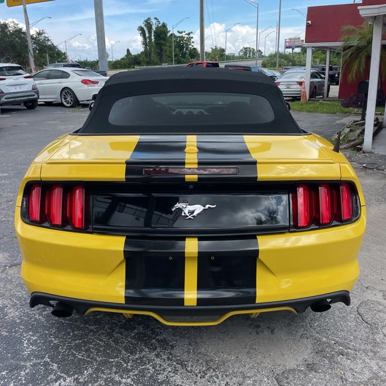 Photo 3 of this FORD MUSTANG