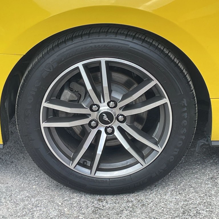 Photo 10 of this FORD MUSTANG