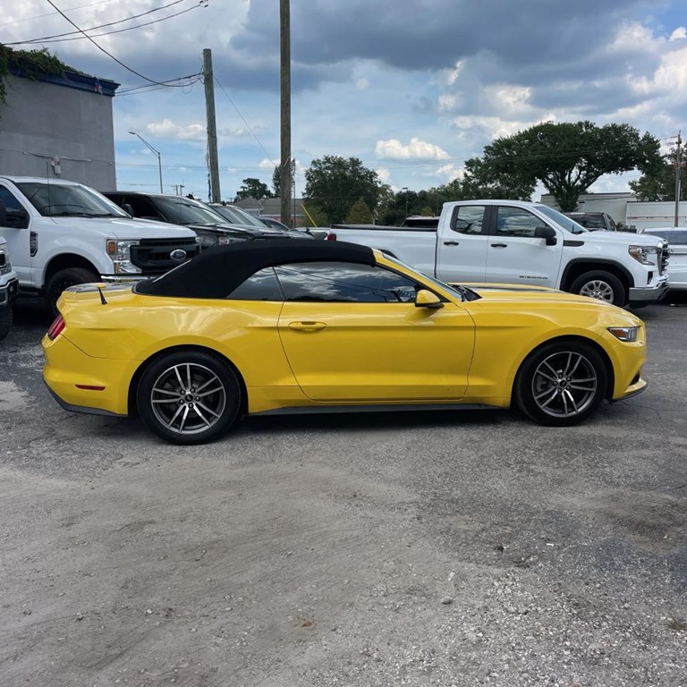 Photo 6 of this FORD MUSTANG