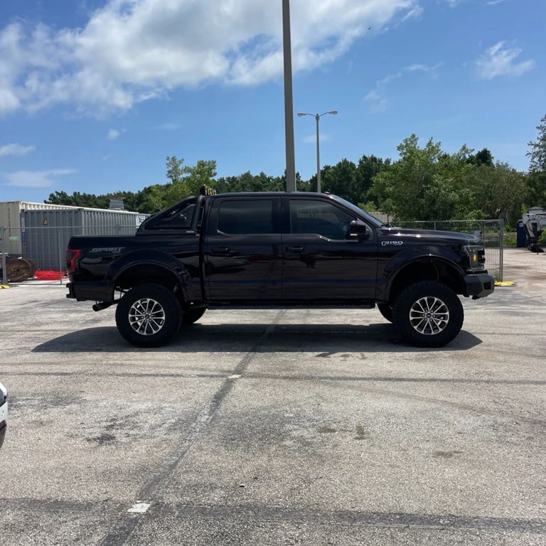 Photo 3 of this FORD F150