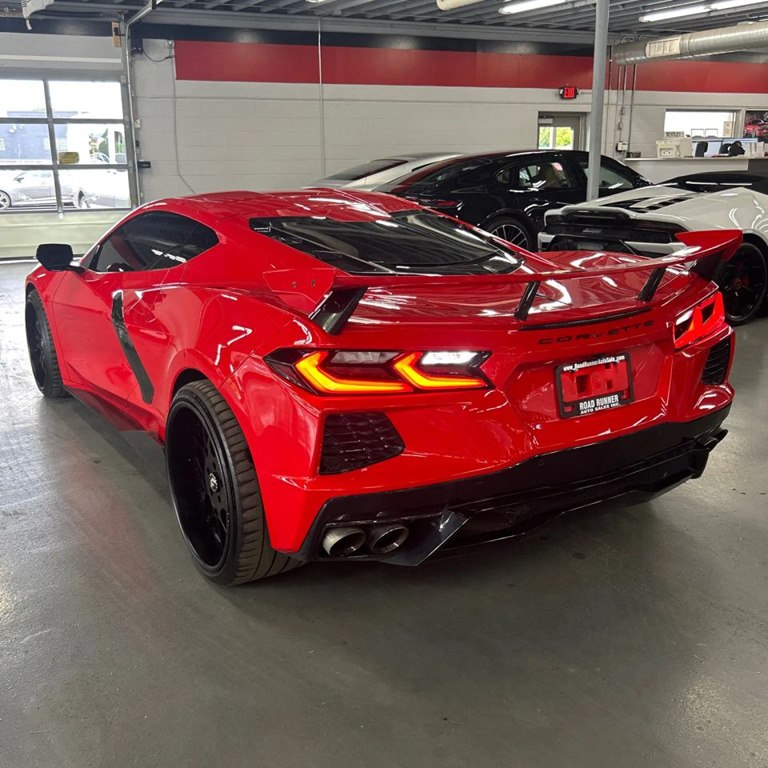 Photo 2 of this CHEVROLET CORVETTE