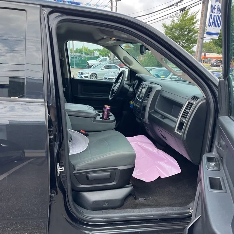 Photo 7 of this RAM 1500