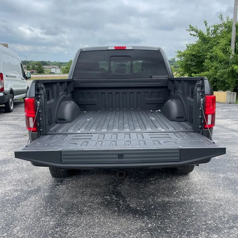Photo 3 of this FORD F150