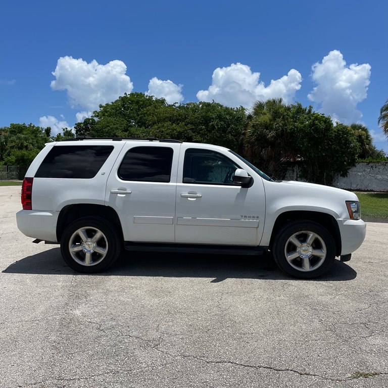Photo 4 of this CHEVROLET TAHOE