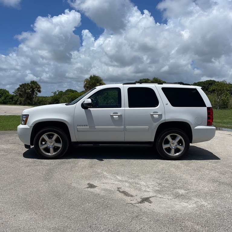 Photo 2 of this CHEVROLET TAHOE