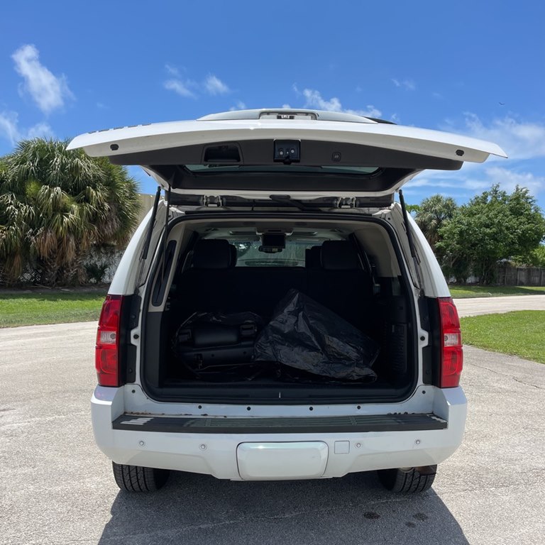 Photo 7 of this CHEVROLET TAHOE