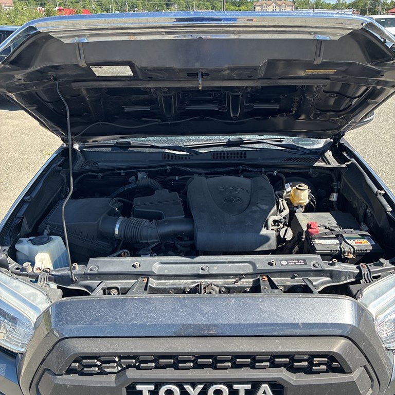 Photo 6 of this TOYOTA TACOMA