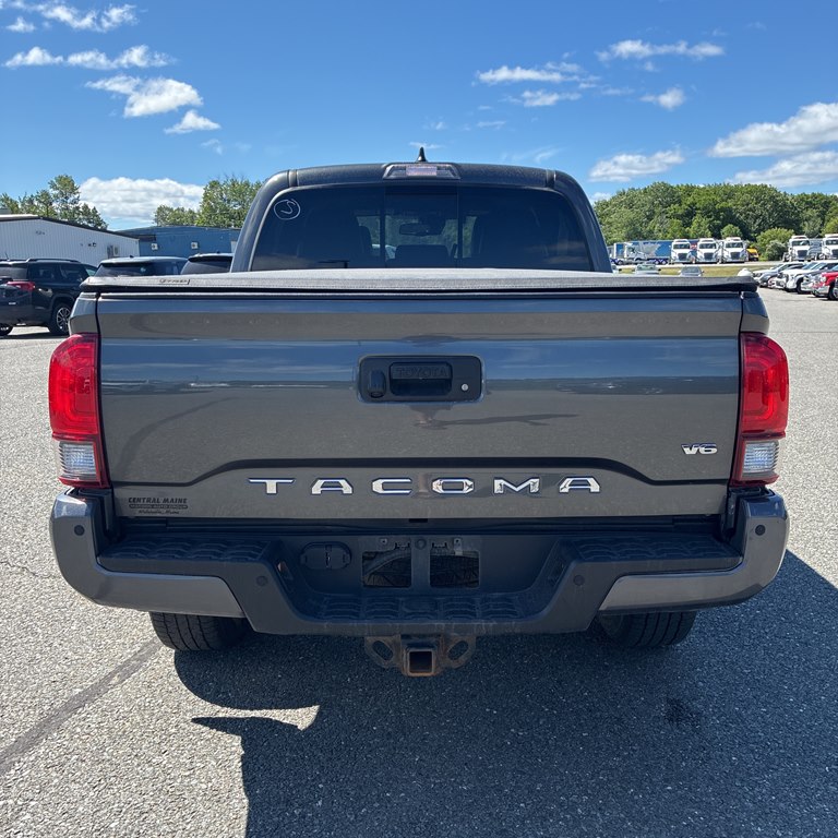 Photo 3 of this TOYOTA TACOMA