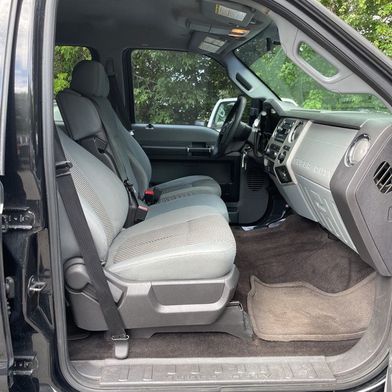 Photo 12 of this FORD F250