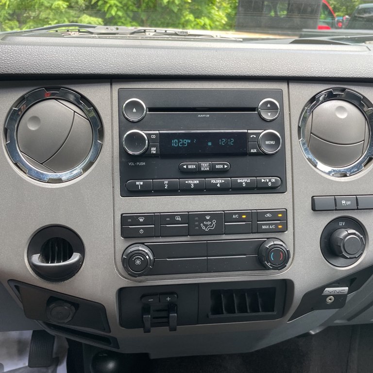 Photo 10 of this FORD F250