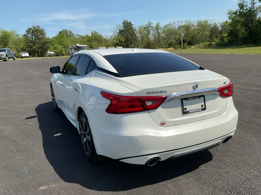 Photo 5 of this NISSAN MAXIMA