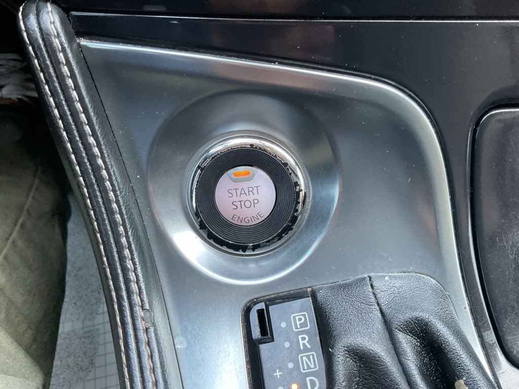 Photo 38 of this NISSAN MAXIMA