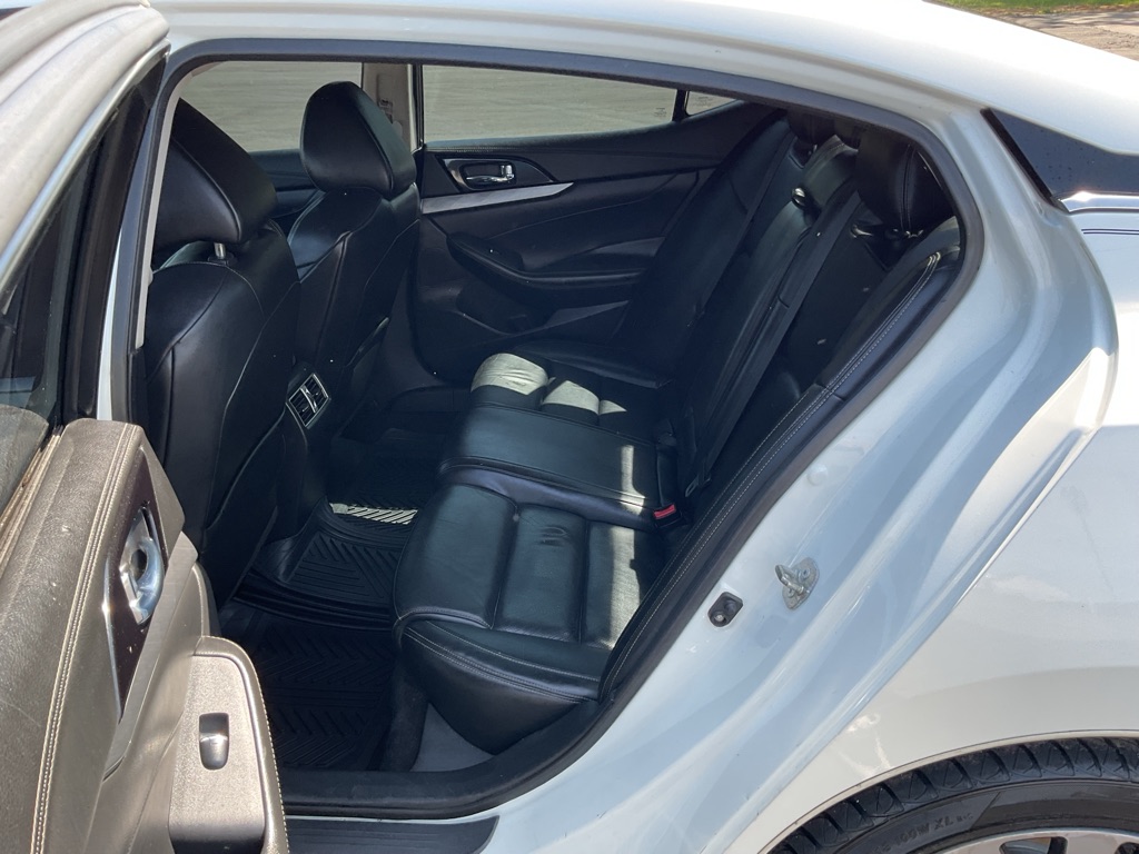 Photo 48 of this NISSAN MAXIMA